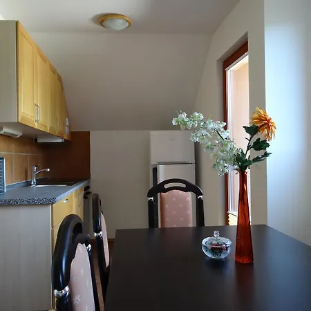 Trebusak Laze v Tuhinju